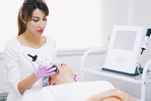 Package of 3 courses - Hydra Faical, Chemical Peels, Microneedling